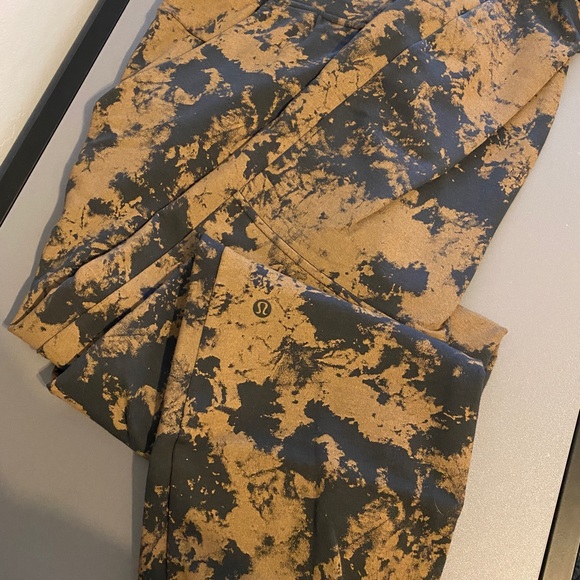 Lululemon Sweatpants - Picture 2 of 3